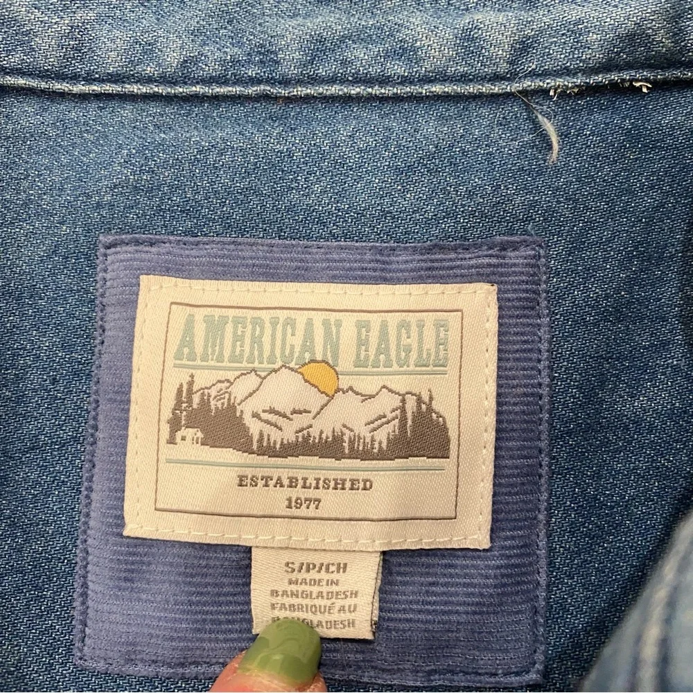 American Eagle Outfitters NWT chambray denim blouse button up pleats size S